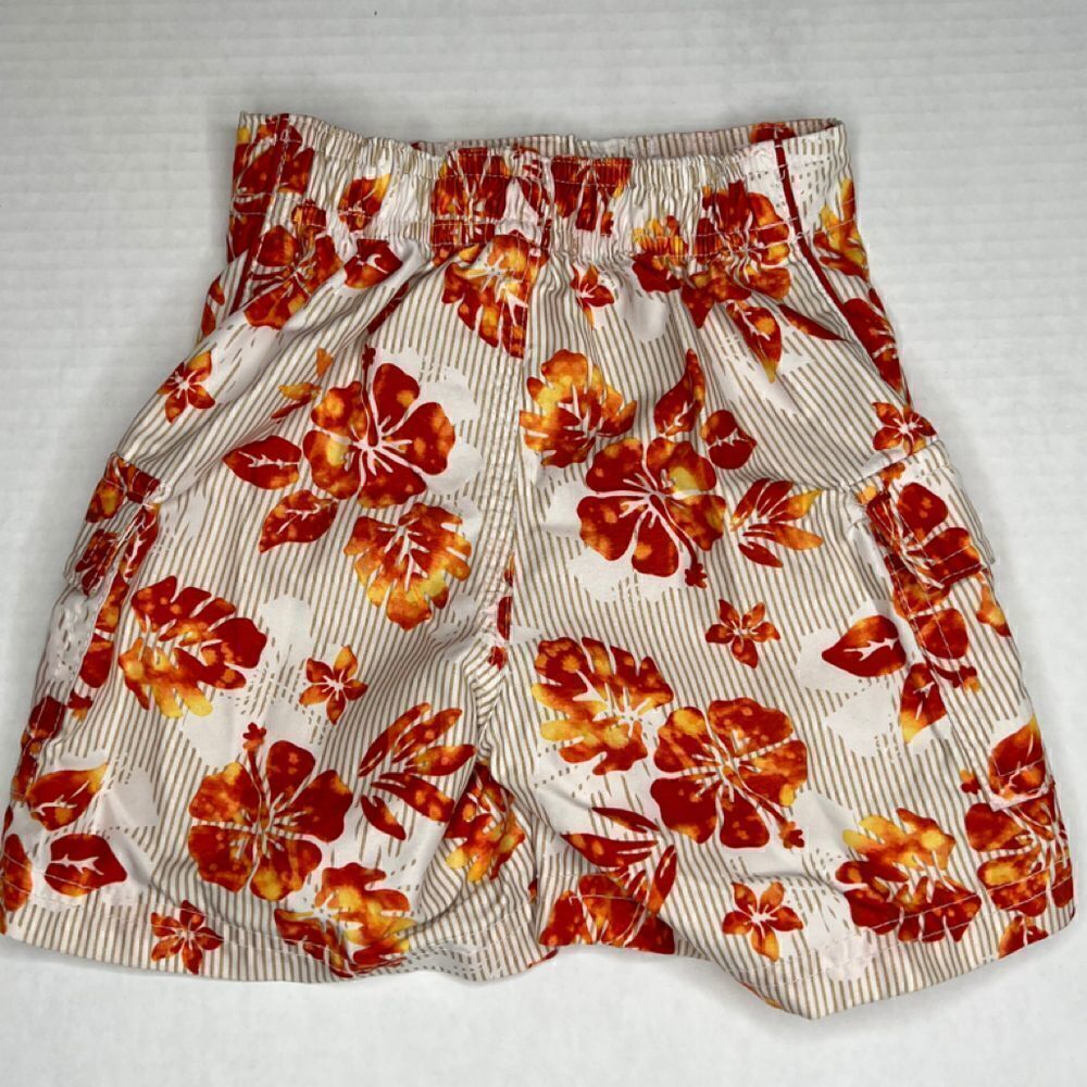 3/$15 Carter’s 12 months elastic waist floral board shorts - Picture 3 of 6